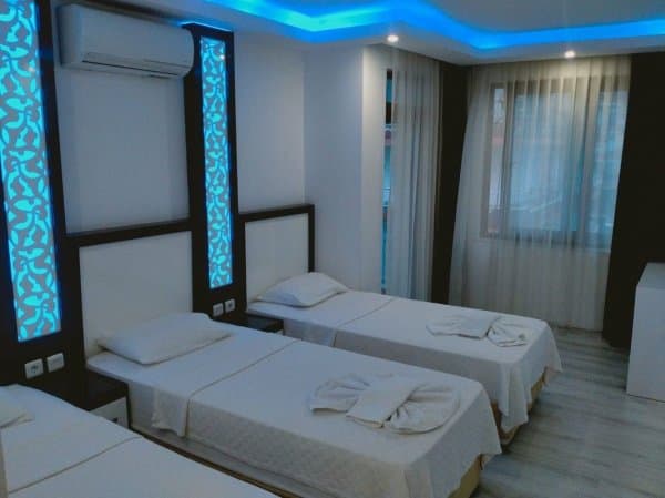 Standart 3 TEK YATAKLI ODA 2