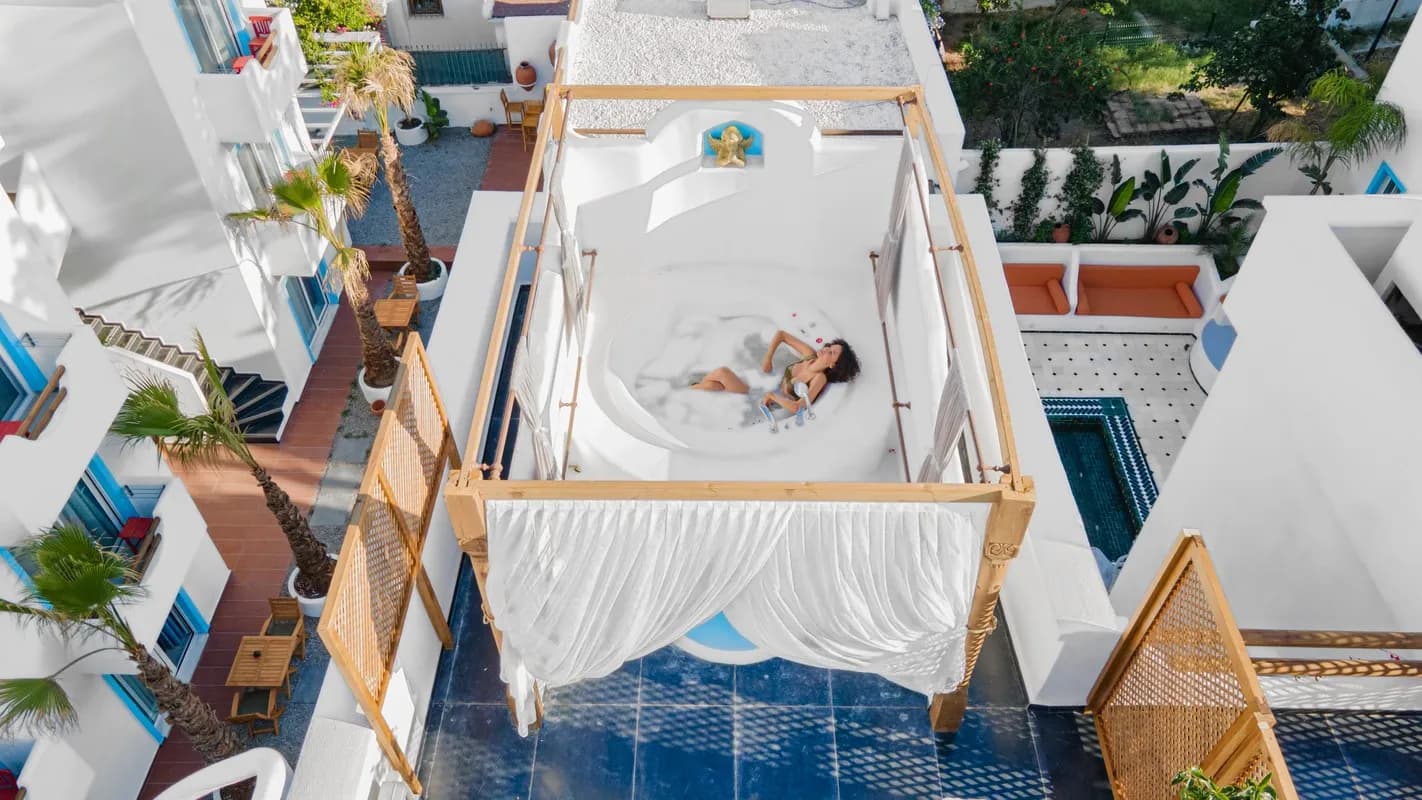 Teras Jakuzi Suit Oda 3