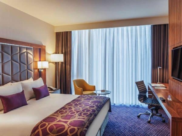 Panoramic Corner Room 1