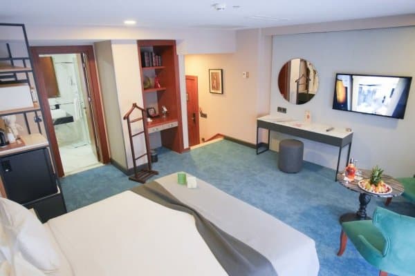 Executive Suite  2