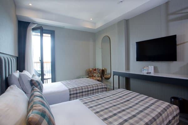 Twin Room with Balcony 2