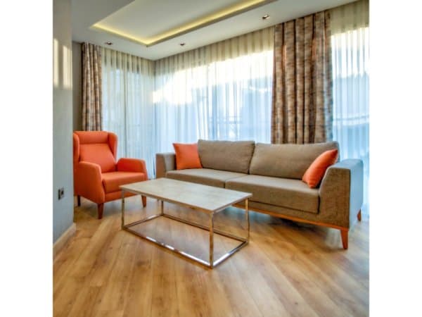 Grand Deluxe Suite	 2