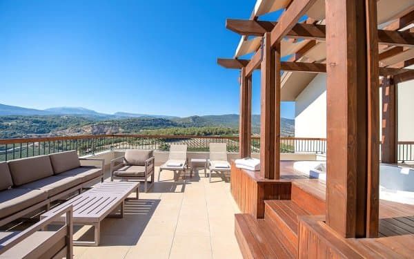 Superior Corner Oda Havuz Manzaralı 2