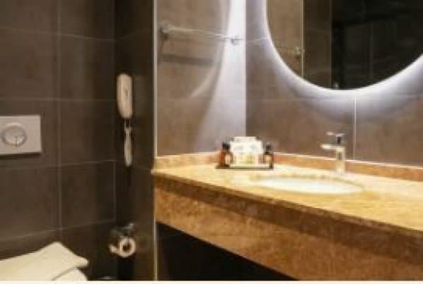 Superior Deluxe Oda 4