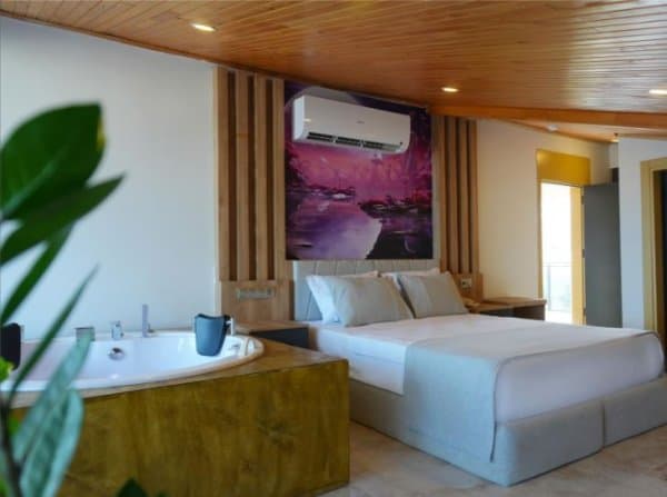 Deniz Manzaralı Jakuzili Suite 4