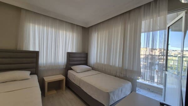 2 Ayrı Yataklı Şehir Manzaralı - Balkonlu Oda 1