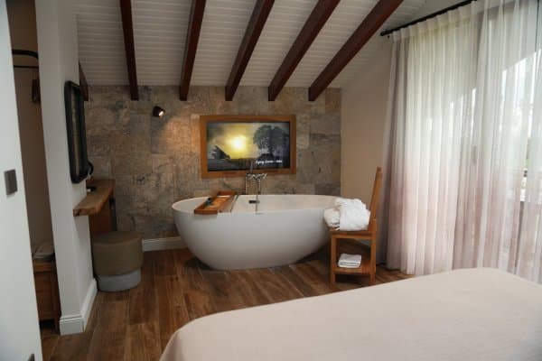 Çatı Katı Deluxe Küvetli Oda 3