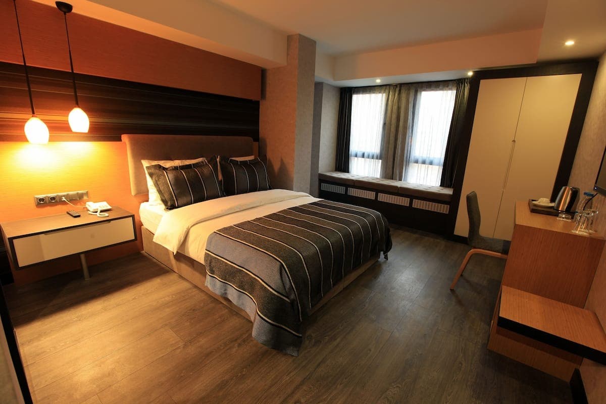 1 Çift Kişilik Yatak Standard 1