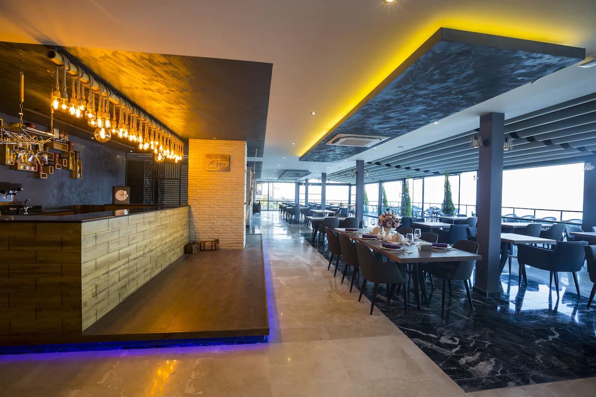 Royal Comfort Hotel-resim-3