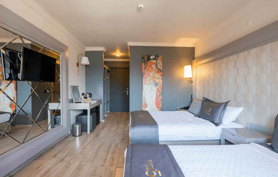 Fifty Five Suite-resim-1