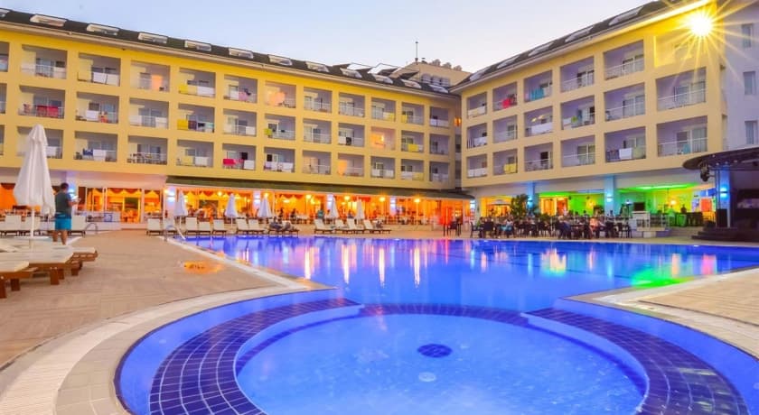 Pine House Hotel-resim-1