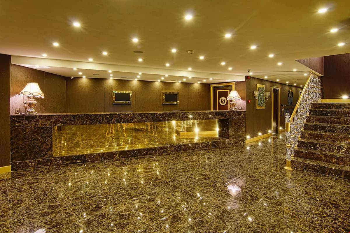 S White Hotel-resim-6