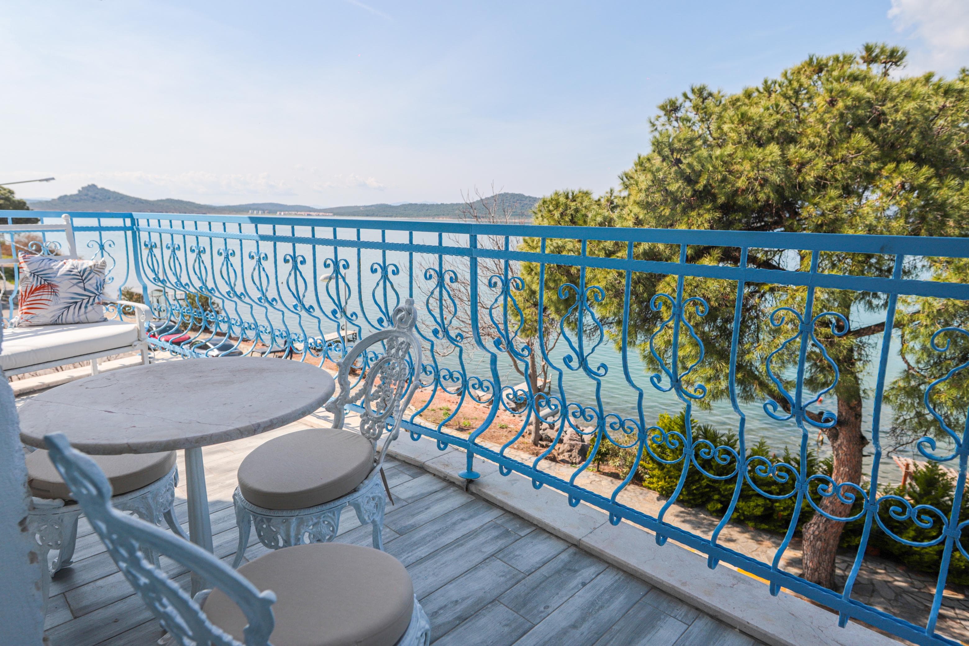 Mavi Çam Otel Ayvalık-resim-2