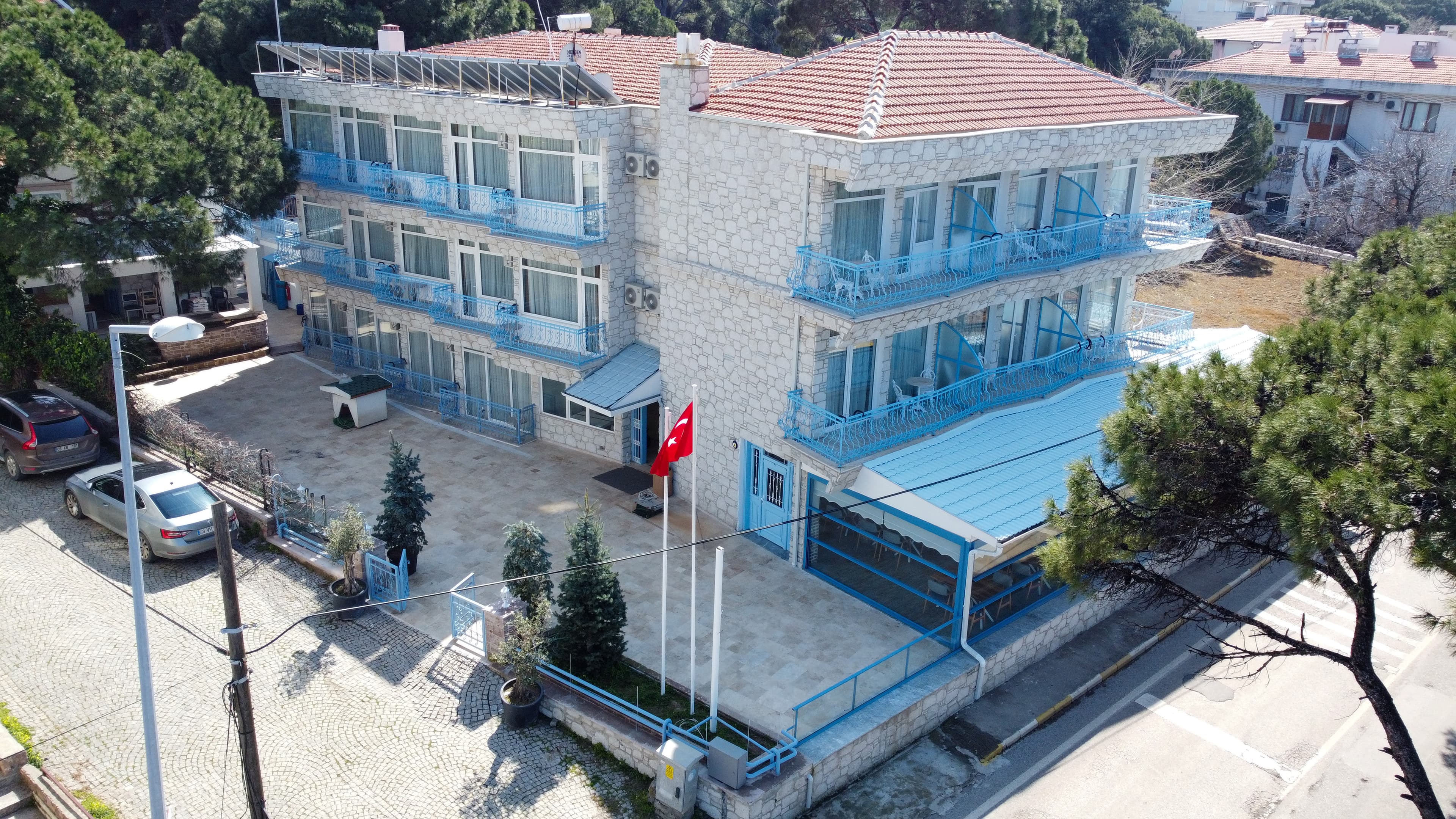 Mavi Çam Otel Ayvalık-resim-0