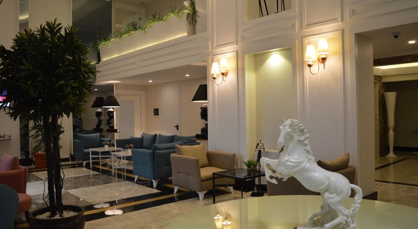 A Royal Suit Hotel -resim-4