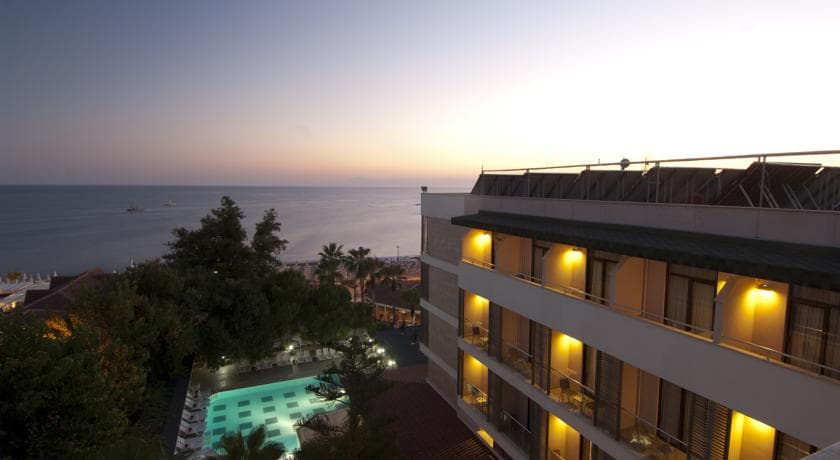 Trendy Side Beach Hotel-resim-5