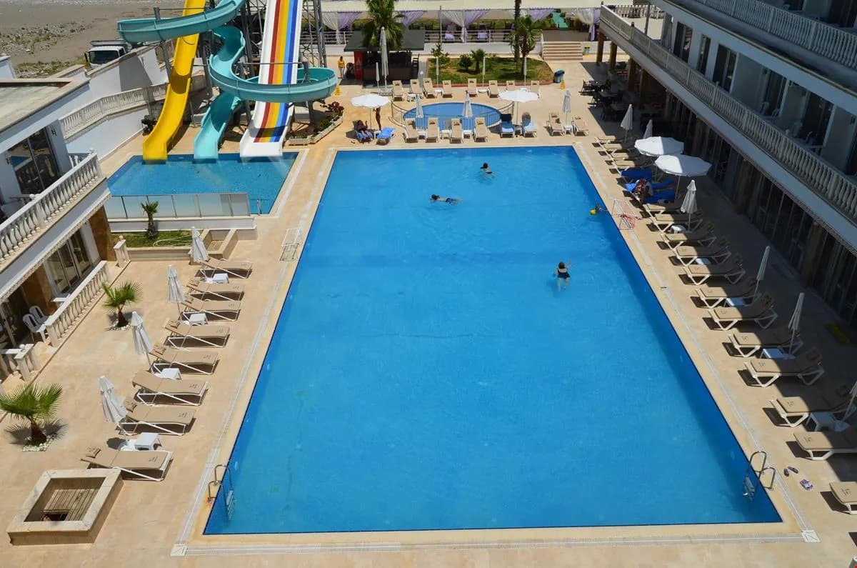 SL La Perla Hotel-resim-5