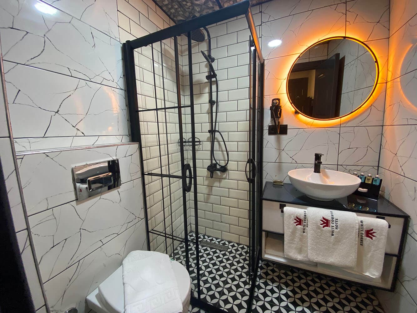 White Corner Hotel-resim-5