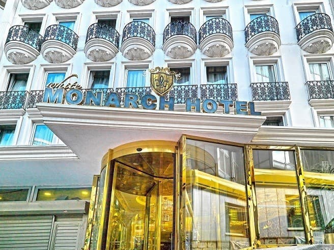 White Monarch Hotel-resim-0