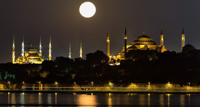 Ramazan Ayının Maneviyatını Yansıtan Kutsal Mekanları Geziyoruz