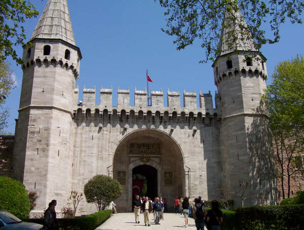 İstanbulda Medeniyetin Kalbinde Yer Alan Topkapı Sarayı ve Ayasofya Müzesi