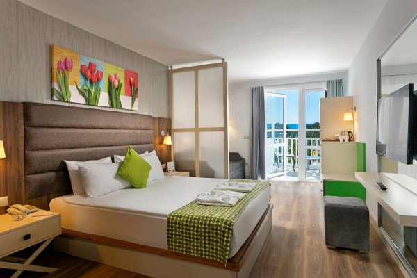 Otel Standart Denız Manzaralı Oda Balkonlu / Teras