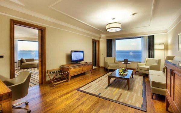 Deluxe Suite Room Sea View