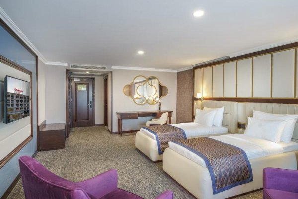 Premium Oda Balkonlu Kara Manzaralı Twin Bed